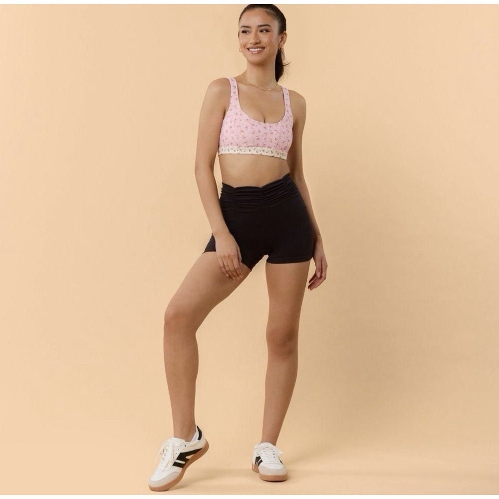 Blogilates Size LRG Women's Ruched High Waisted Biker Shorts With Pockets Black